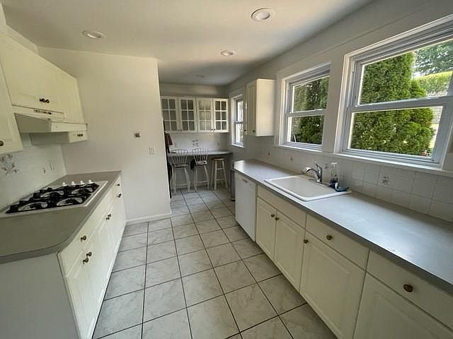 1st image of 68 Thatcher Ave #1