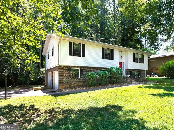 6193 Pine Ln, Douglasville, GA 30135