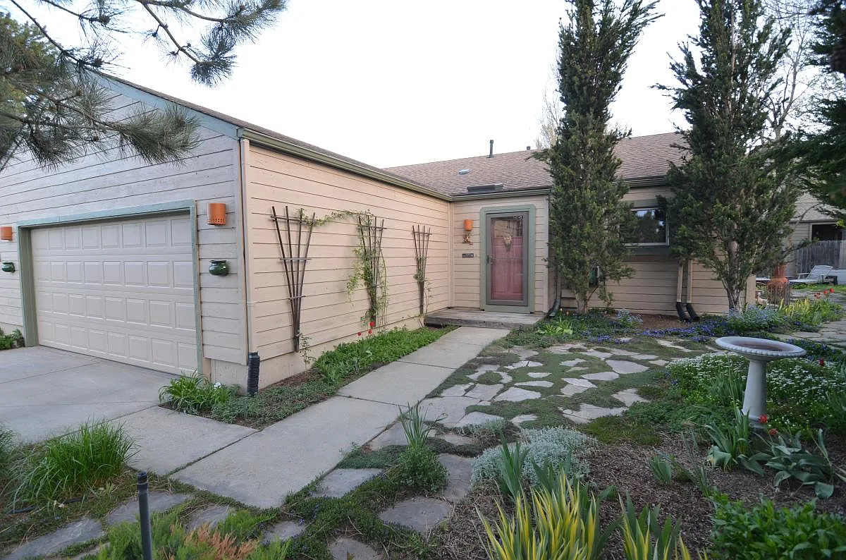 Building Photo - 672 Mead Ct