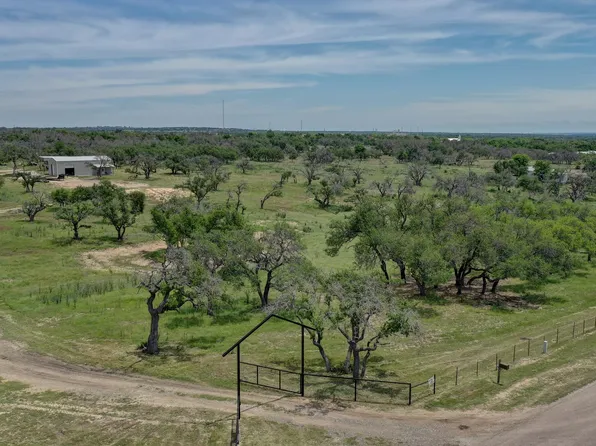 200 Mosel, Harper, TX 78631