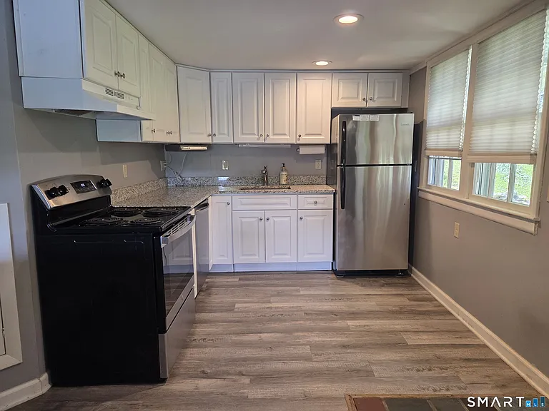 50 Beach Dr — Photo 5