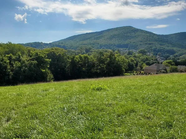 8030 Sanderson Dr, Roanoke, VA 24019