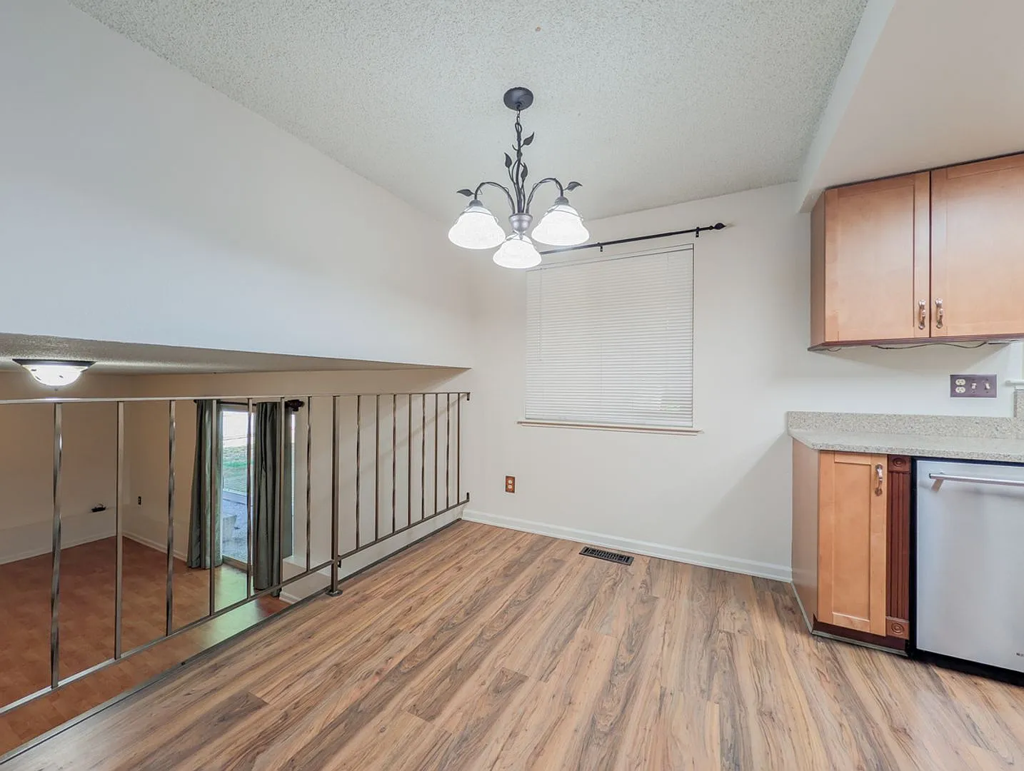 **Move-In Special** Spacious 3-Bedroom Home with Large Yard, 2-Car Garage & Shed! — Photo 4