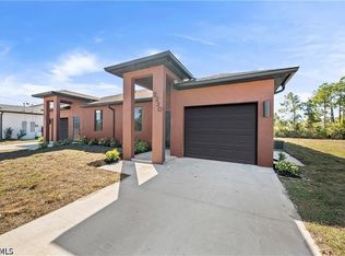 2220 Kenneth Ave S, Lehigh Acres, FL 33973