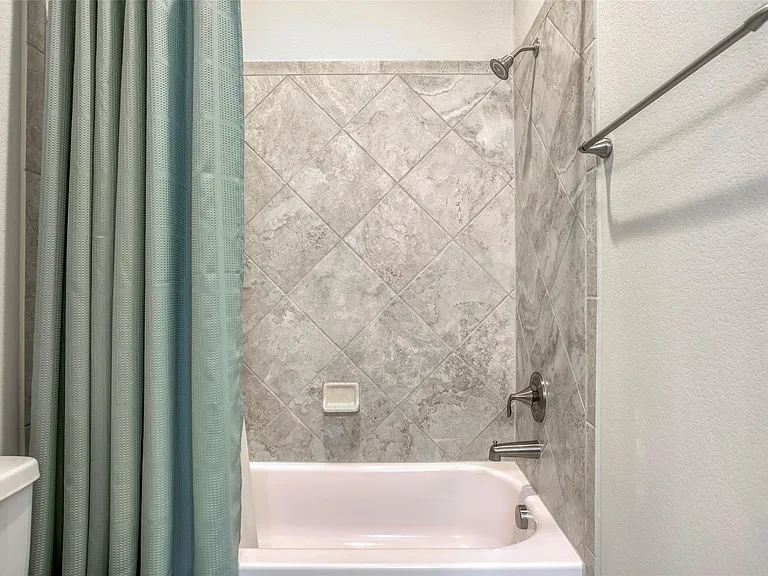29114 Davenport Dr — Photo 37