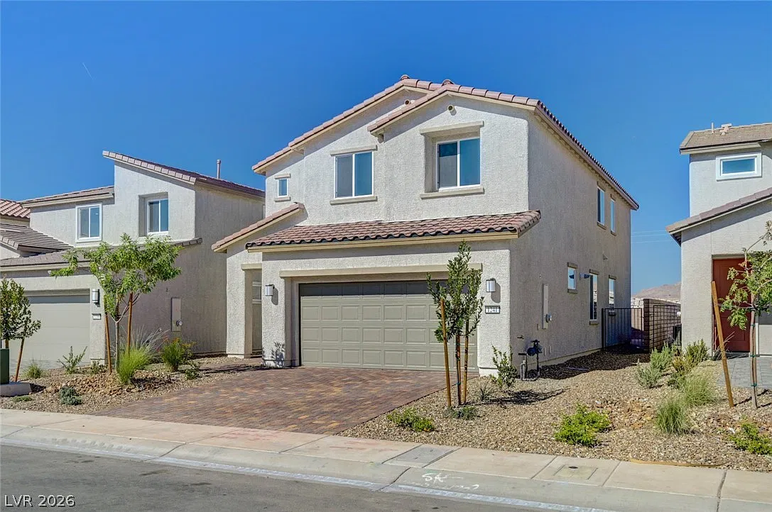 5 bed, 3.0 bath, 2489 sqft, $2,475 — Photo 3