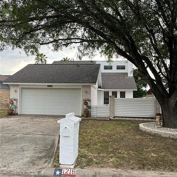 1216 Quail Ave — Photo 2