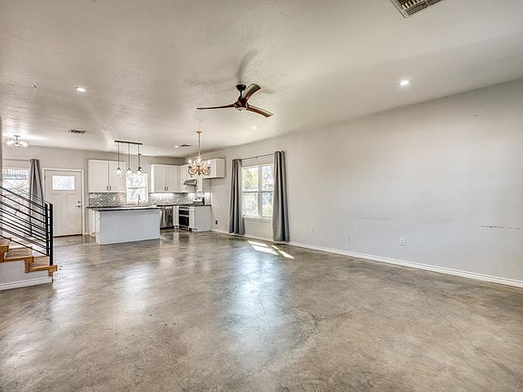 4th image of 4308 Twin Oaks Drive