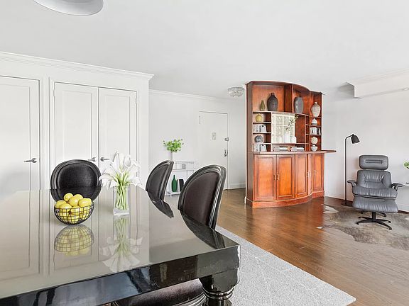 3rd image of 440 E 62nd St APT 16F