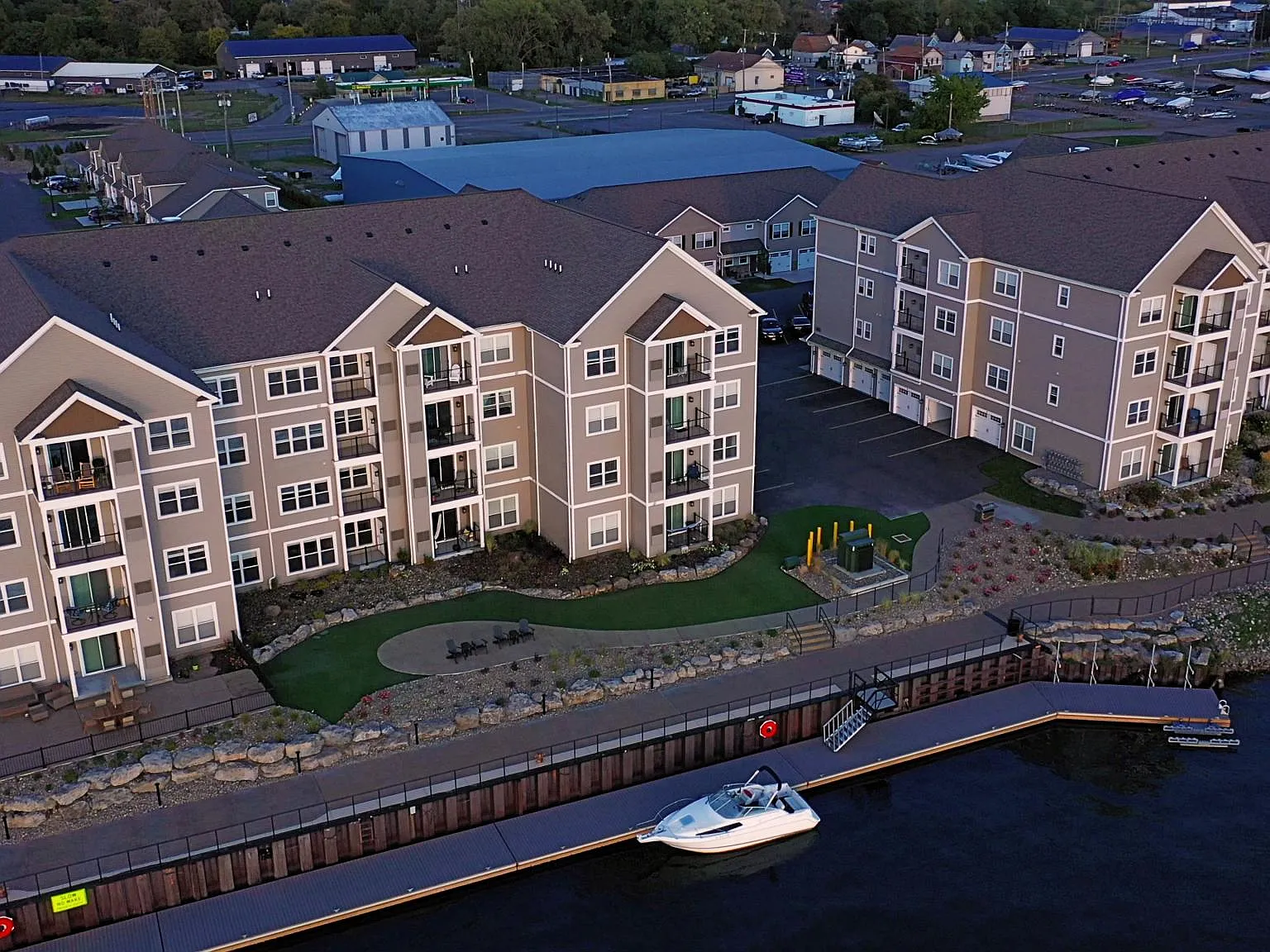 600 River Road Apartments — Photo 1