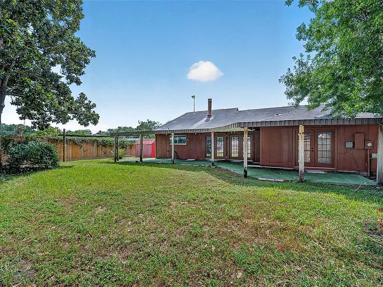 711 Leicester Ln — Photo 40