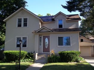 516 W Carroll St, Portage, WI 53901