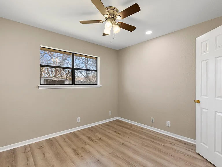 1623 W Parnell St — Photo 21