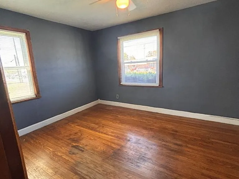 213 Sycamore St — Photo 7