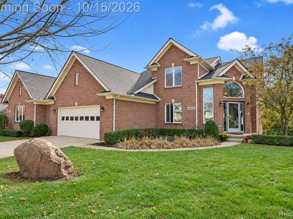 10244 Cornerstone Dr, Washington, MI 48095
