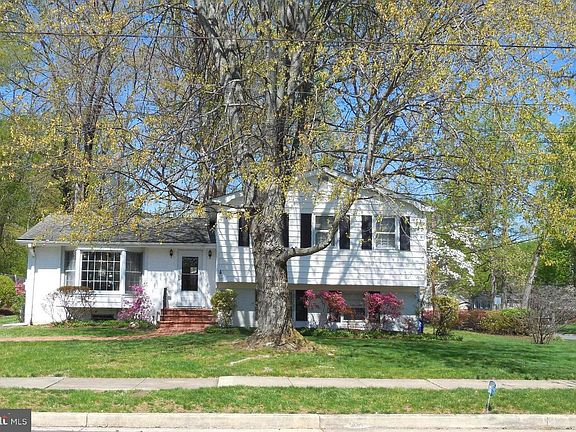 2nd image of 9906 Colony Rd