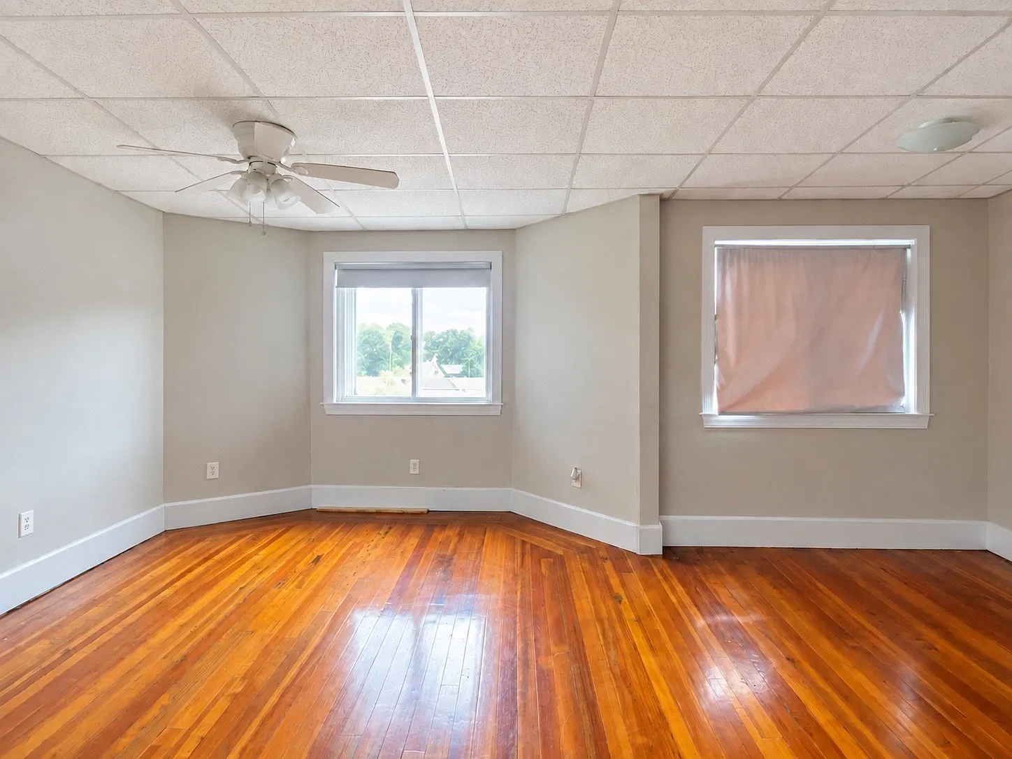 2 bed, 1.0 bath, 800 sqft, $2,400 — Photo 4