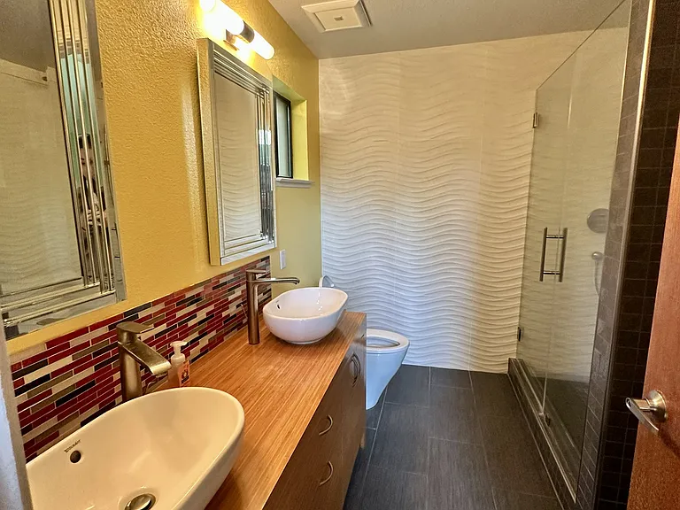 1006 Valencia Ave — Photo 15