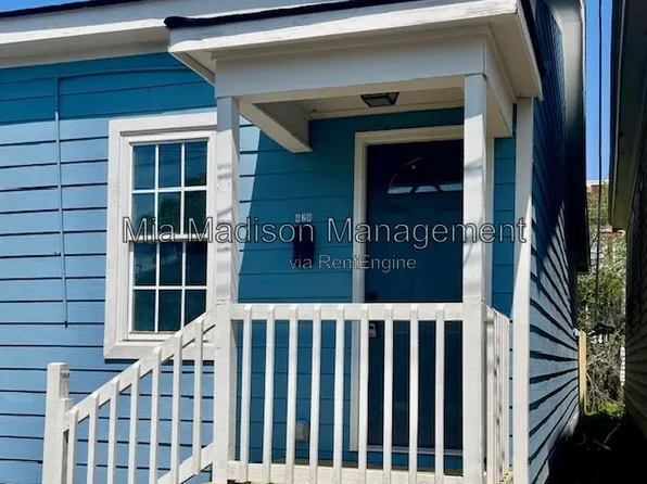628 W Anderson Ln, Savannah, GA 31415