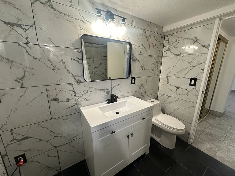 36 Roosevelt Ave — Photo 18
