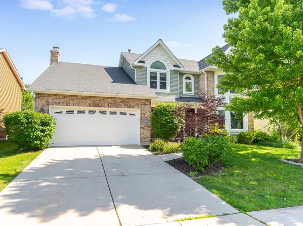 27W306 Victoria Ln, Winfield, IL 60190