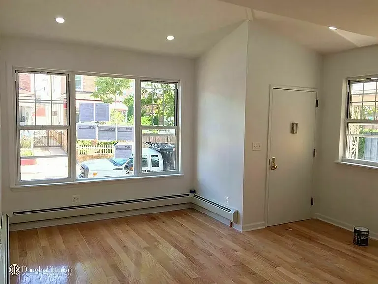 776 E 45th St #2 — Photo 3