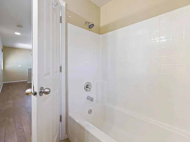 1094 Ebbets Dr SW — Photo 28