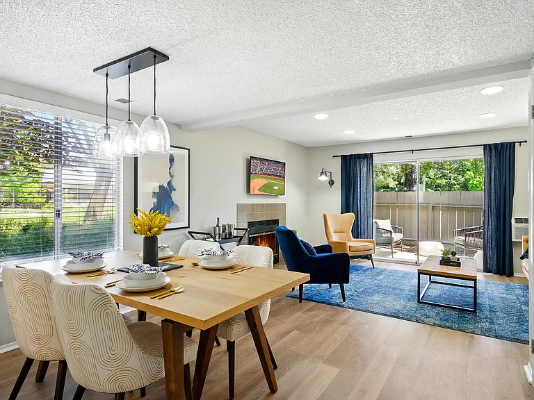 The Grove Luxury Apartments — Photo 30