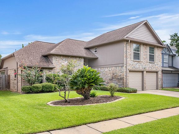 3rd image of 9854 Meadow Bend Ln