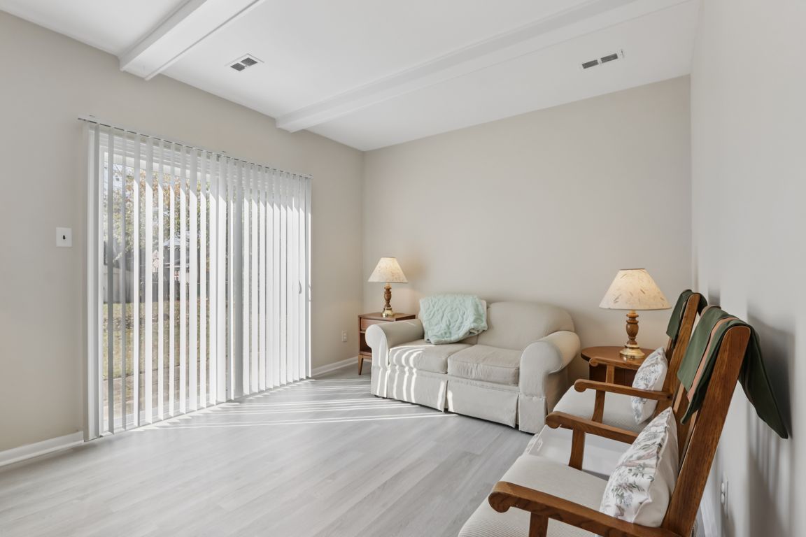 next background image