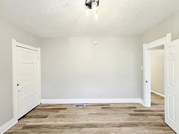 4th image of 641 Church St