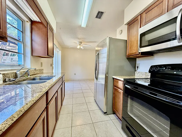 1950 W Lake Brantley Rd — Photo 10