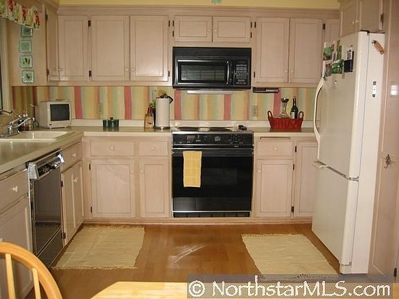 3rd image of 2579 S Shore Blvd