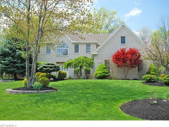 10172 Forestwood Ln, North Royalton, OH 44133