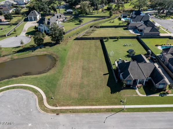 104 Golden Eye Dr, Lafayette, LA 70508