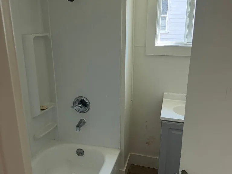 330 Howard Ave — Photo 29