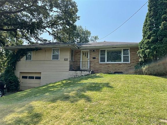 3rd image of 3415 Eastwood Dr