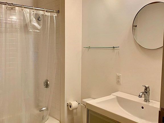 4th image of 120 Holmes St Unit 220