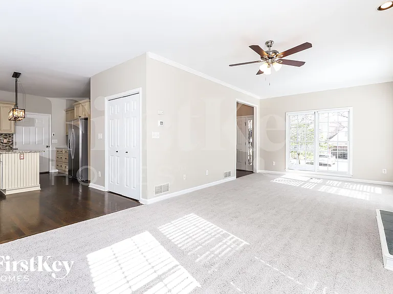 797 Rockfount Way — Photo 4