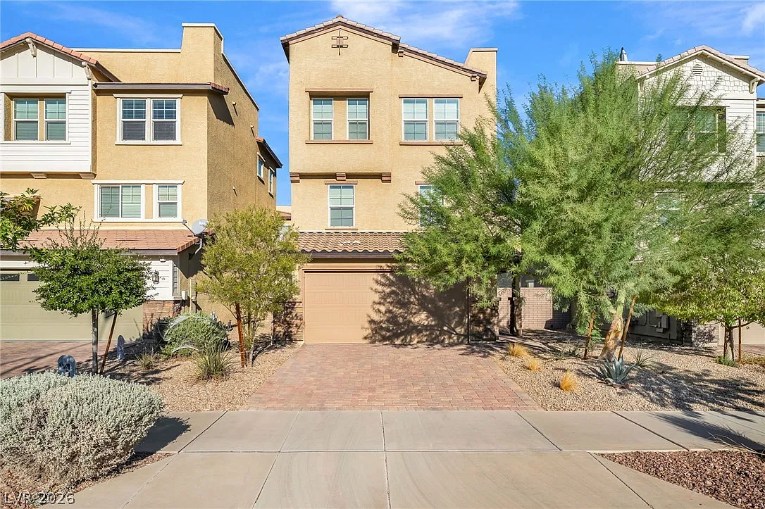 3 bed, 3.5 bath, 2062 sqft, $2,400 — Photo 1