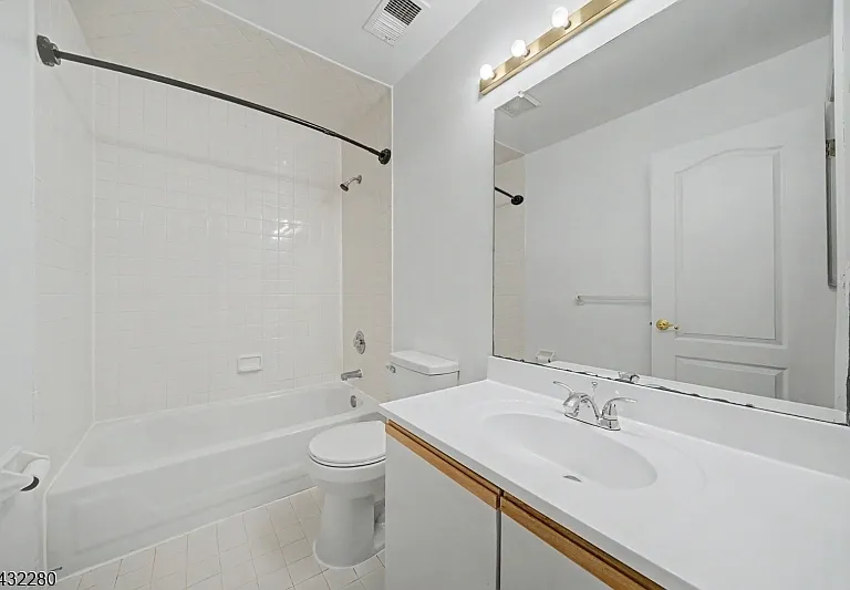 415 Union St — Photo 33