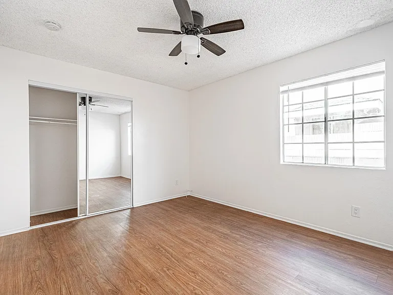 415 W Center St #B — Photo 14