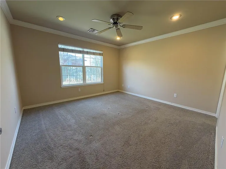 3706 SW Hansom Loop — Photo 6