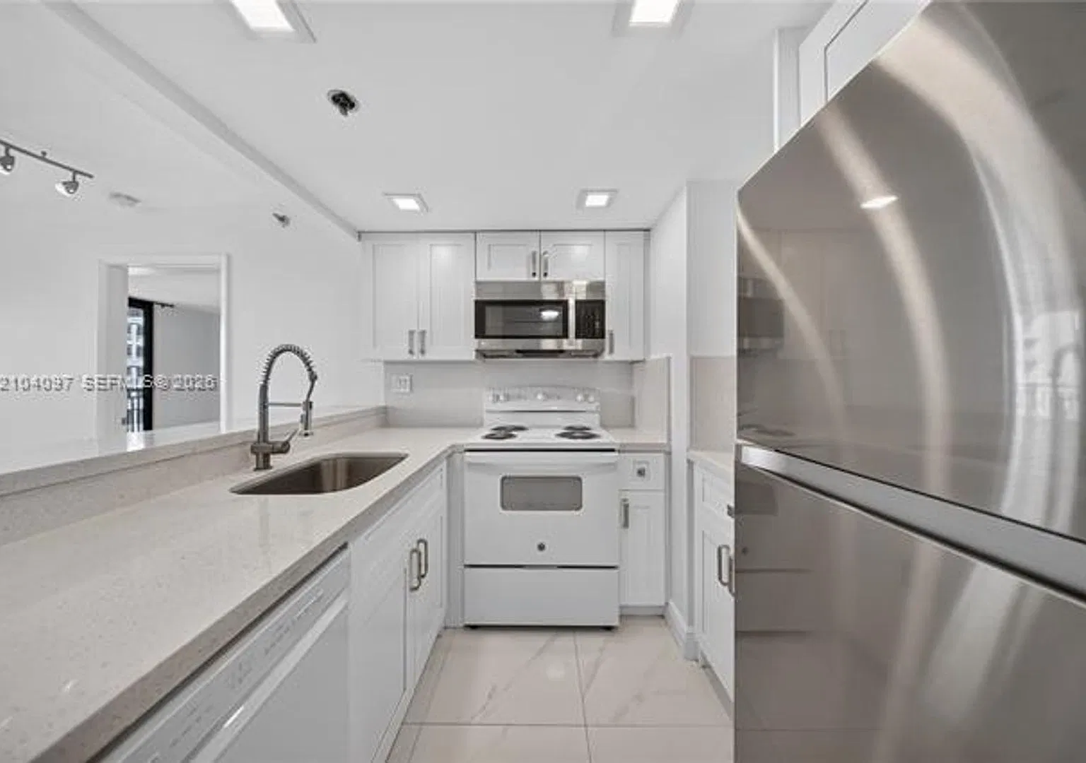 540 Brickell Key Dr cu-916, Miami, FL 33131 — Photo 1