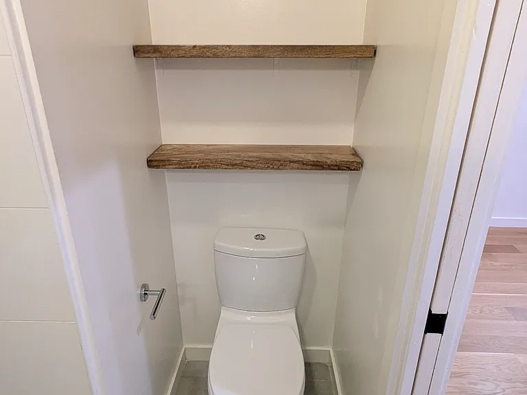 51 Moss St — Photo 16