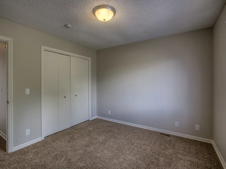 3307 S 133rd St — Photo 4