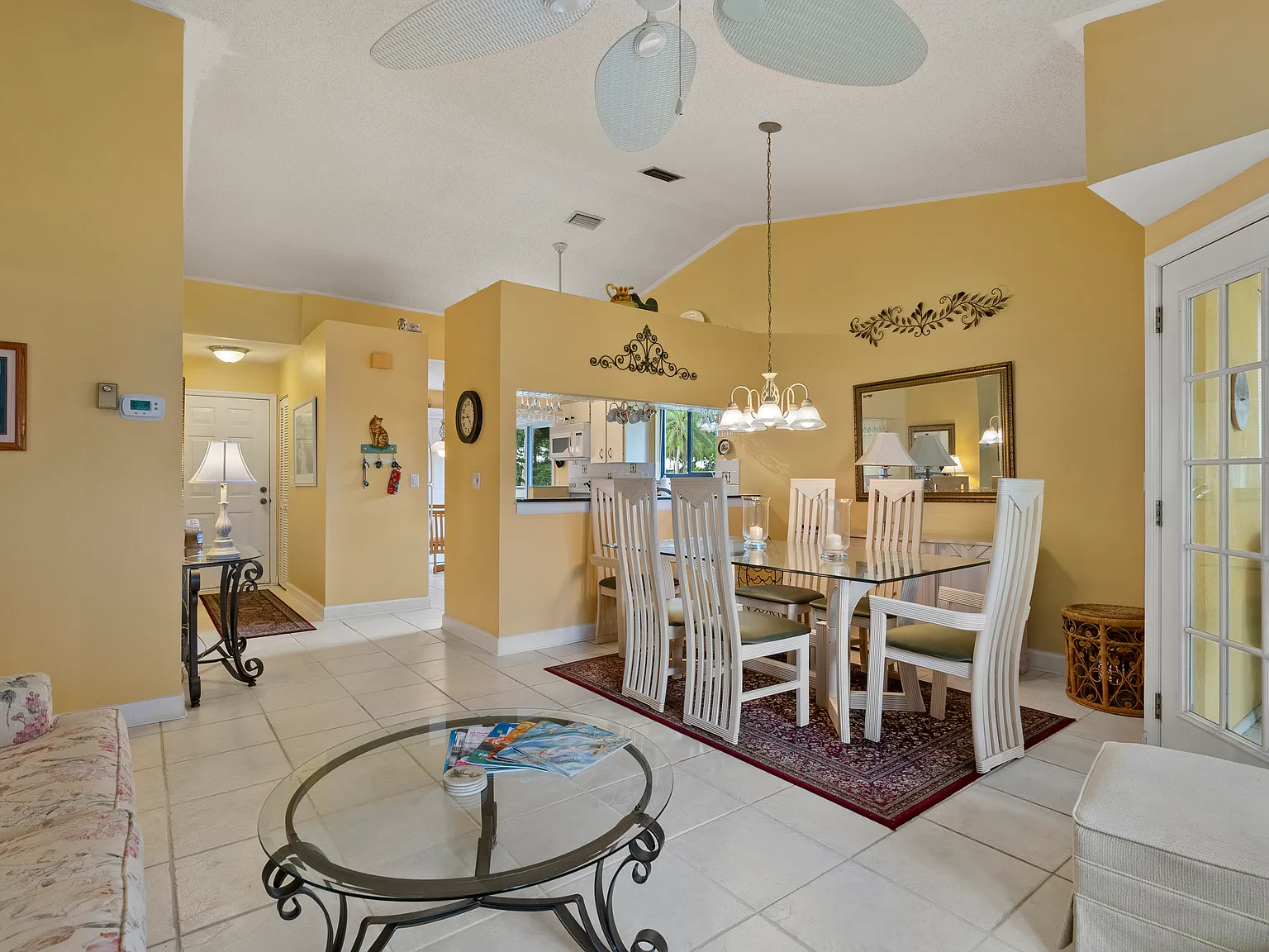 2 bed, 970 sqft, $1,800 — Photo 3