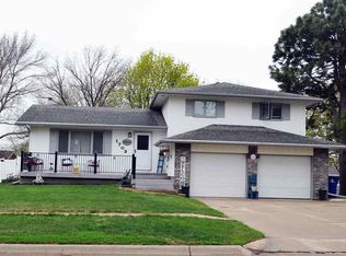 1703 Sheridan Dr, Norfolk, NE 68701