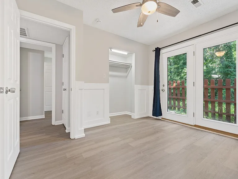 1102 Water Oak Ct — Photo 13