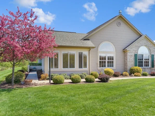 2124 Jamestown Ct, Valencia, PA 16059